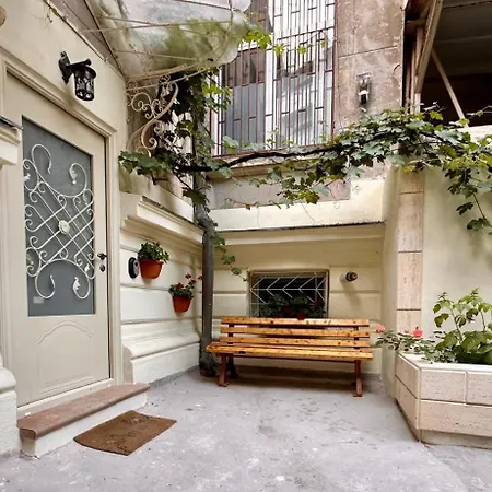 Berindey Neoclasic Universitate Apartment *