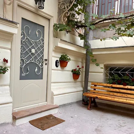 Berindey Neoclasic Universitate Apartment Bucharest