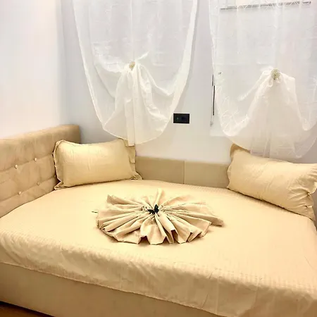 Berindey Neoclasic Universitate Apartment